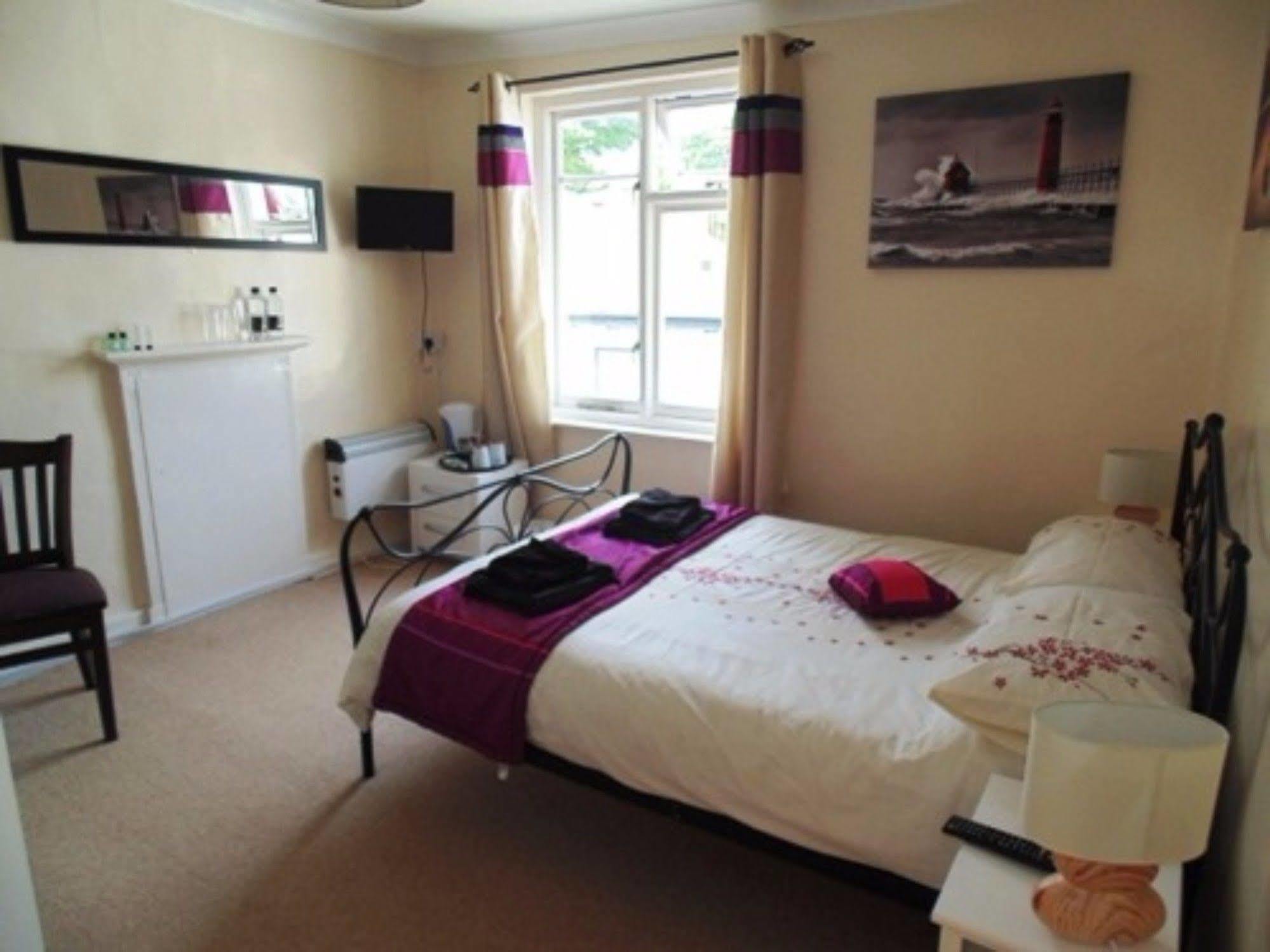 King'S Head Hotel By Greene King Inns Wimborne Minster Dış mekan fotoğraf